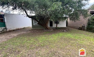 Casa en alquiler c/ cochera en Mendiolaza