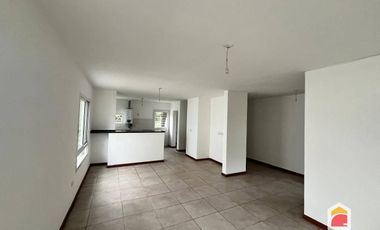 Casa en alquiler c/ cochera en Mendiolaza