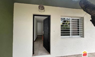 Casa en alquiler c/ cochera en Mendiolaza