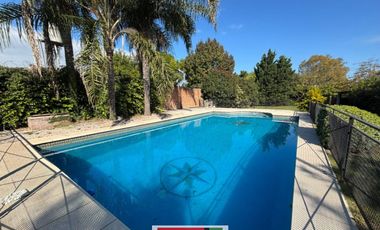Venta Monte Grande CasaQuinta de 170m2 sobre Espectacular Lote de 1200m2 (20x60)