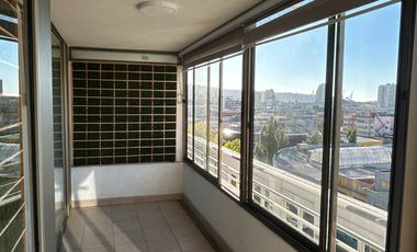 VENDE SOLEADO DEPARTAMENTO EN CALLE MORRIS VALPARAISO