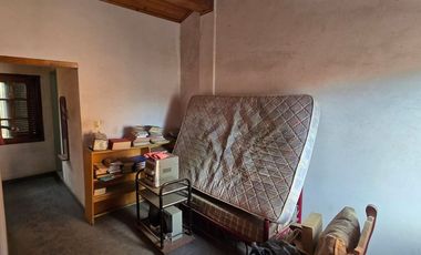 Casa 3 amb C/fondo,quincho,parrilla,cochera, y dpt