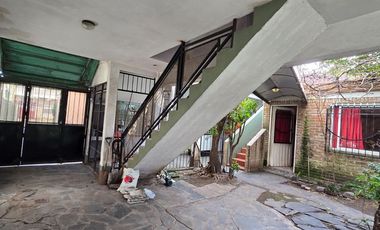 Casa 3 amb C/fondo,quincho,parrilla,cochera, y dpt