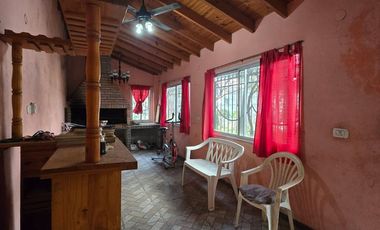 Casa 3 amb C/fondo,quincho,parrilla,cochera, y dpt