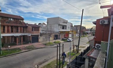 Casa 3 amb C/fondo,quincho,parrilla,cochera, y dpt