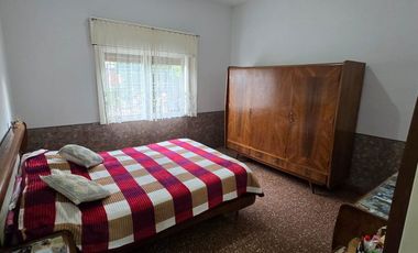 Casa 3 amb C/fondo,quincho,parrilla,cochera, y dpt