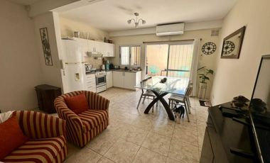 VENTA TRIPLEX 4 AMBIENTES APTO CREDITO- OLIVOS