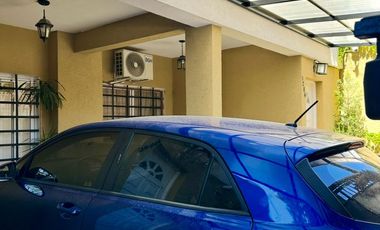 VENTA TRIPLEX 4 AMBIENTES APTO CREDITO- OLIVOS