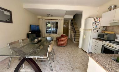 VENTA TRIPLEX 4 AMBIENTES APTO CREDITO- OLIVOS