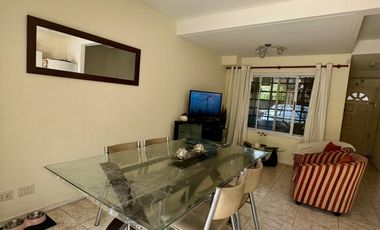 VENTA TRIPLEX 4 AMBIENTES APTO CREDITO- OLIVOS