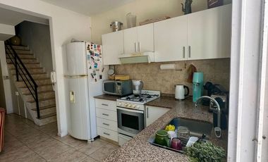 VENTA TRIPLEX 4 AMBIENTES APTO CREDITO- OLIVOS