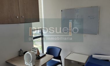 GRAN  CONECTIVIDAD AMPLIA Y LUMINOSA OFICINA