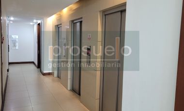 GRAN  CONECTIVIDAD AMPLIA Y LUMINOSA OFICINA