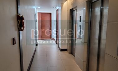 GRAN  CONECTIVIDAD AMPLIA Y LUMINOSA OFICINA