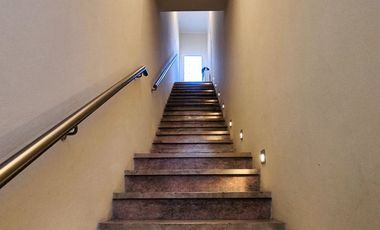 VENTA CASA IMPECABLE 3 AMB MAS GALPON EN LANUS
