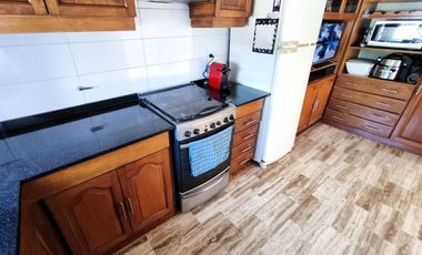 VENTA CASA IMPECABLE 3 AMB MAS GALPON EN LANUS