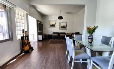 VENTA CASA IMPECABLE 3 AMB MAS GALPON EN LANUS