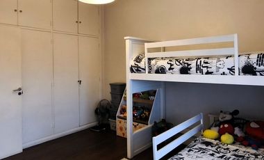 VENTA CASA IMPECABLE 3 AMB MAS GALPON EN LANUS