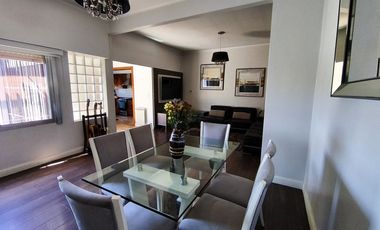 VENTA CASA IMPECABLE 3 AMB MAS GALPON EN LANUS