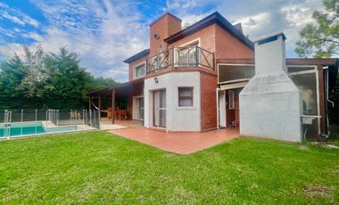 VENTA CASA 4 AMB PISCINA CAMPOS DE ALVAREZ