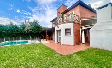 VENTA CASA 4 AMB PISCINA CAMPOS DE ALVAREZ
