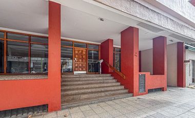 Depto 2 ambientes amueblado con terraza y parrila