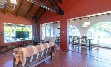 CASONA SOBRE EL RIO