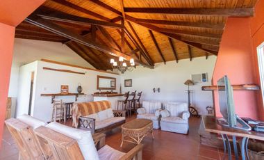 CASONA SOBRE EL RIO