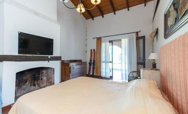 CASONA SOBRE EL RIO