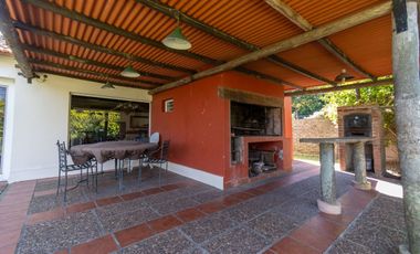 CASONA SOBRE EL RIO