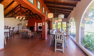 CASONA SOBRE EL RIO