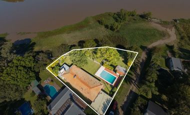 CASONA SOBRE EL RIO