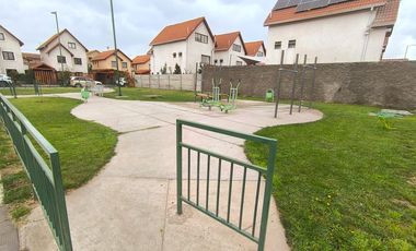 AMPLIA CASA EN CONDOMINIO CERRADO 5D 3B
