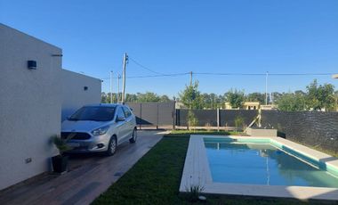VENTA CASA 3 AMBIENTES BARRIO ESTILO DE CAMPO