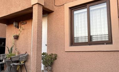 Casa en Arriendo en entre Fernández Albano y Lo Errázuriz