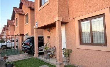Casa en Arriendo en entre Fernández Albano y Lo Errázuriz