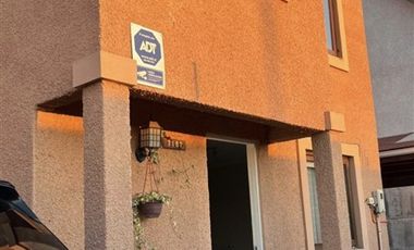 Casa en Arriendo en entre Fernández Albano y Lo Errázuriz
