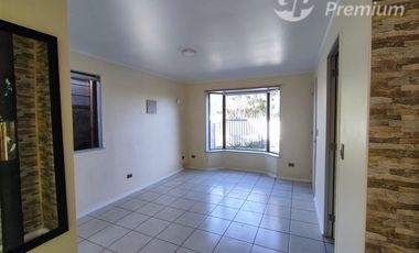 Casa en Arriendo en Costado de plaza