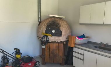 CASA EN VENTA -POSIBLE APTA BANCO