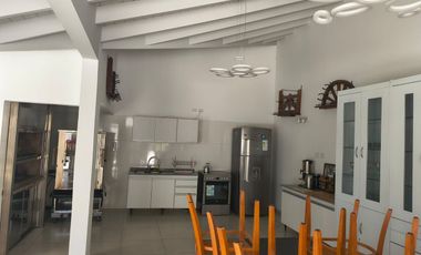 CASA EN VENTA -POSIBLE APTA BANCO