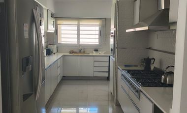 CASA EN VENTA -POSIBLE APTA BANCO
