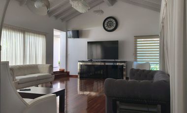 CASA EN VENTA -POSIBLE APTA BANCO
