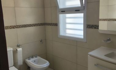 CASA EN VENTA -POSIBLE APTA BANCO