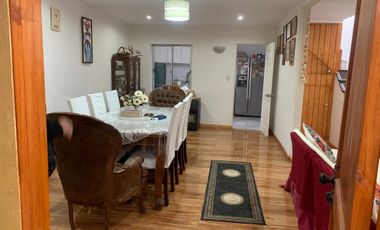 PROPIEDAD CON 2 CASAS, 6 DORM, 4 B, 900M METRO PUDAHUEL