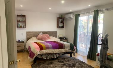 PROPIEDAD CON 2 CASAS, 6 DORM, 4 B, 900M METRO PUDAHUEL