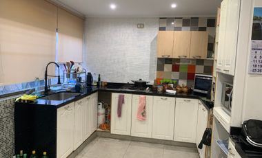 PROPIEDAD CON 2 CASAS, 6 DORM, 4 B, 900M METRO PUDAHUEL