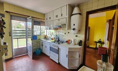 Casa en venta en Ranelagh con pileta y quincho