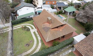Casa en venta en Ranelagh con pileta y quincho