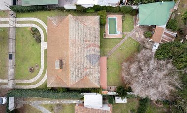 Casa en venta en Ranelagh con pileta y quincho