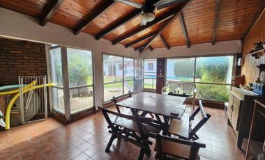 Casa en venta en Ranelagh con pileta y quincho